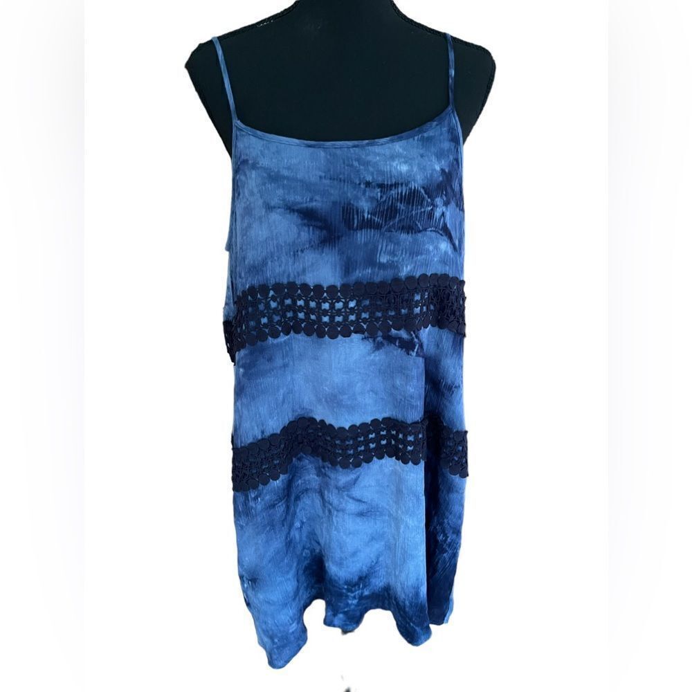 New with tags Francesca’s Aina Be tie dye navy/blue dress, size L